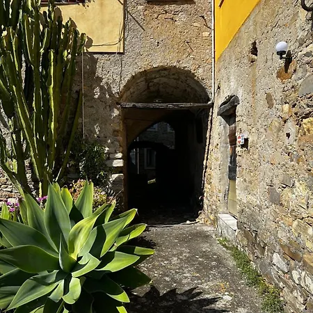 Casa Iris Diano San Pietro